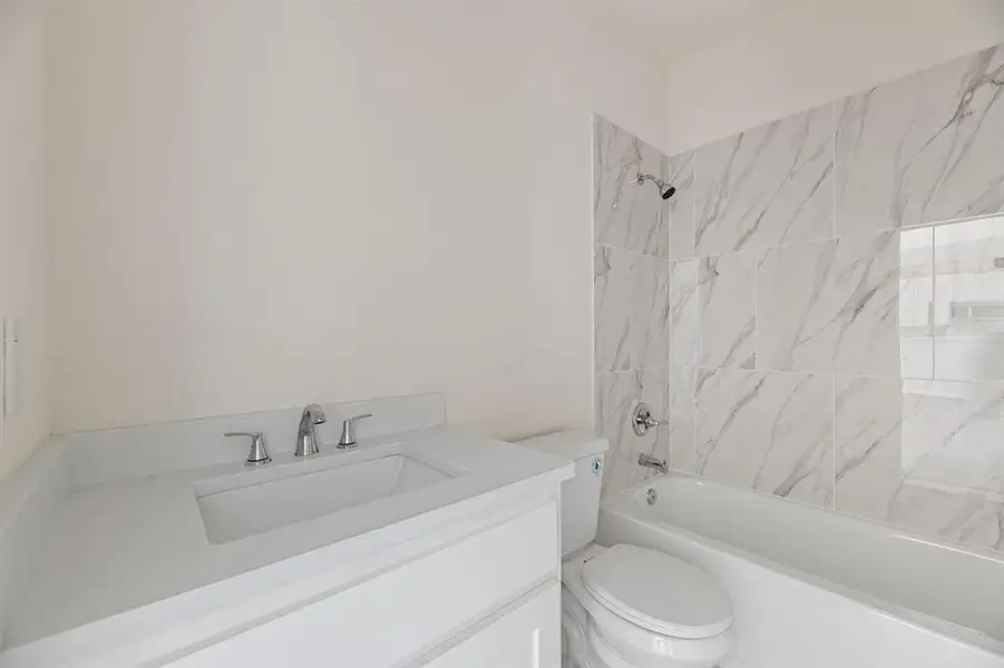 Full bathroom Full bathroom