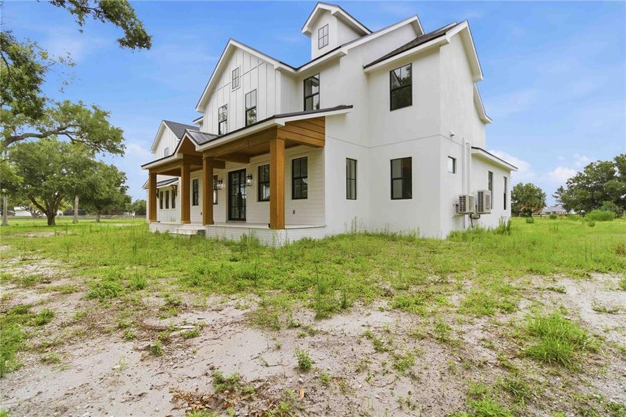 Exterior details and patio area of a home in , Sarasota (Image 3).