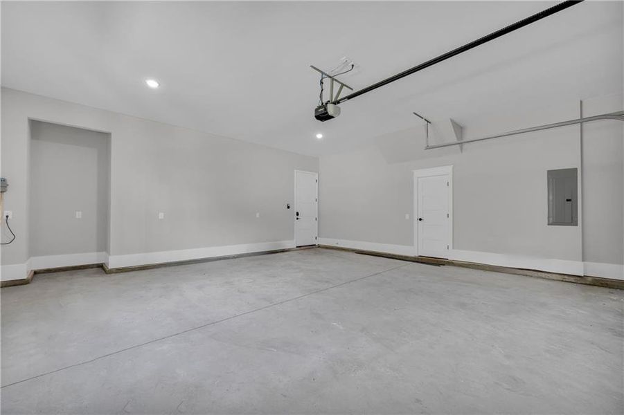 Spacious, unfurnished interior of a new home in , Monroe (Image 80).