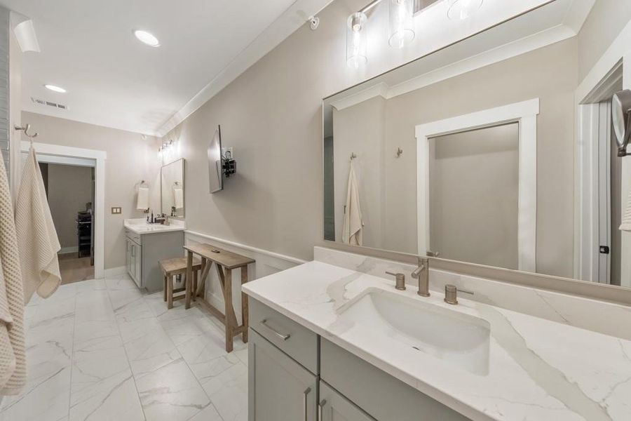 Furnished interior view inside a new home in , Woodstock (Image 41).