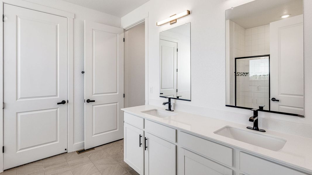 Furnished interior view inside a new home in Vantage, Berthoud (Image 10).