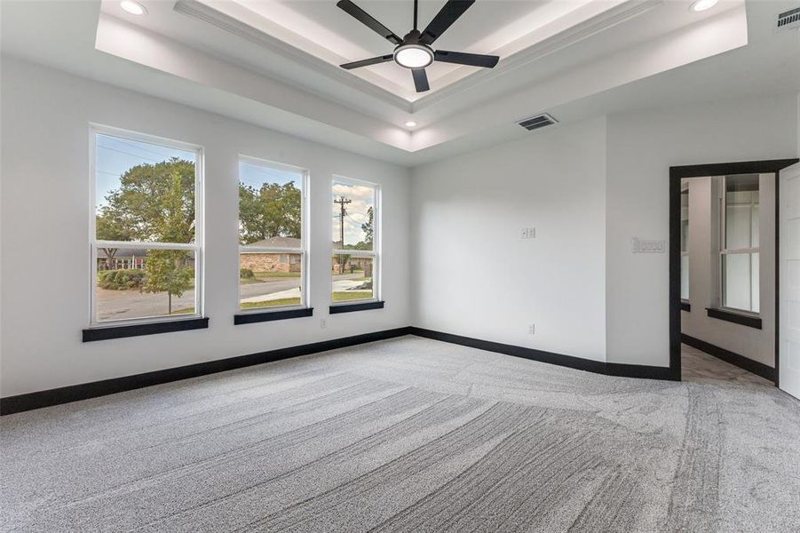 Spacious, unfurnished interior of a new home in , Kemp (Image 23).