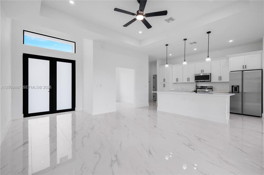 Spacious, unfurnished interior of a new home in , Lehigh Acres (Image 14).