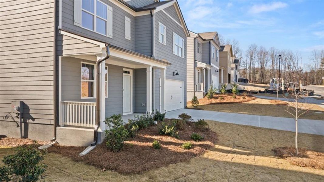 Exterior details and patio area of a home in Oconee Overlook, Gainesville (Image 24).