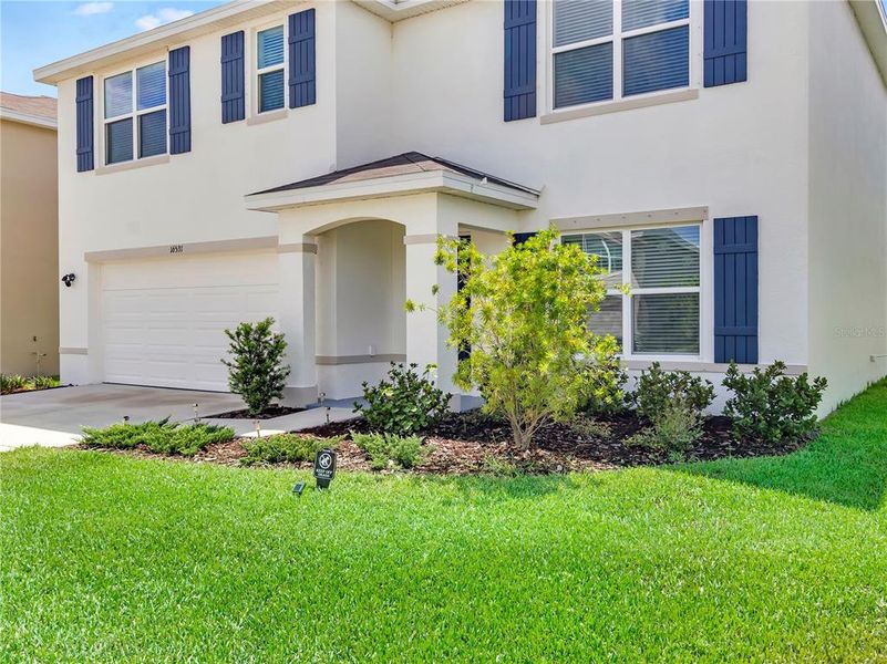 Exterior details and patio area of a home in Sereno, Wimauma (Image 4).
