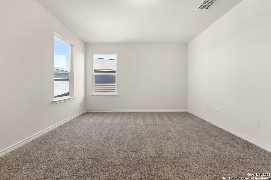 Spacious, unfurnished interior of a new home in The Granary - Heritage Collection, San Antonio (Image 9).