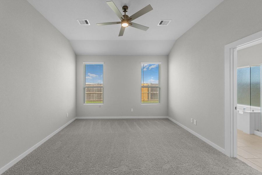 Spacious, unfurnished interior of a new home in Grand Oaks Village, Houston (Image 20). Spacious, unfurnished interior of a new home in Grand Oaks Village, Houston (Image 20).