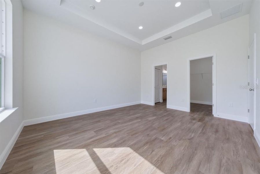 Spacious, unfurnished interior of a new home in , Orlando (Image 20).