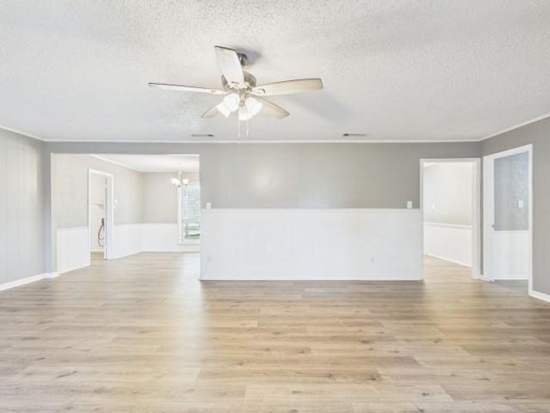Spacious, unfurnished interior of a new home in , Athens (Image 27).