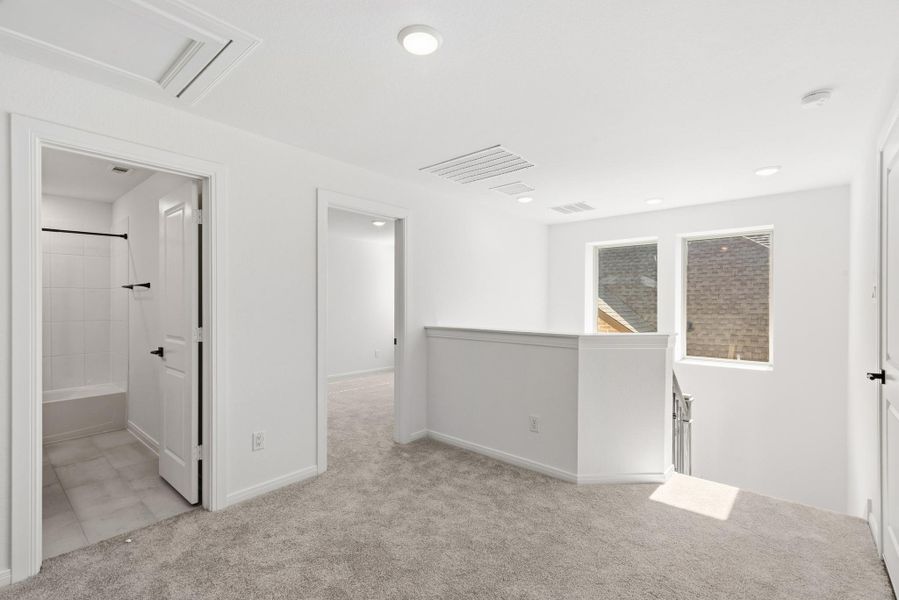 Spacious, unfurnished interior of a new home in Jordan Ranch 45' Homesites, Fulshear (Image 17).