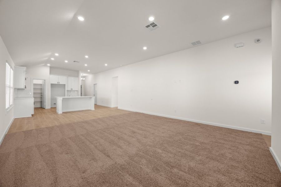 Spacious, unfurnished interior of a new home in Ashland, Houston (Image 18).