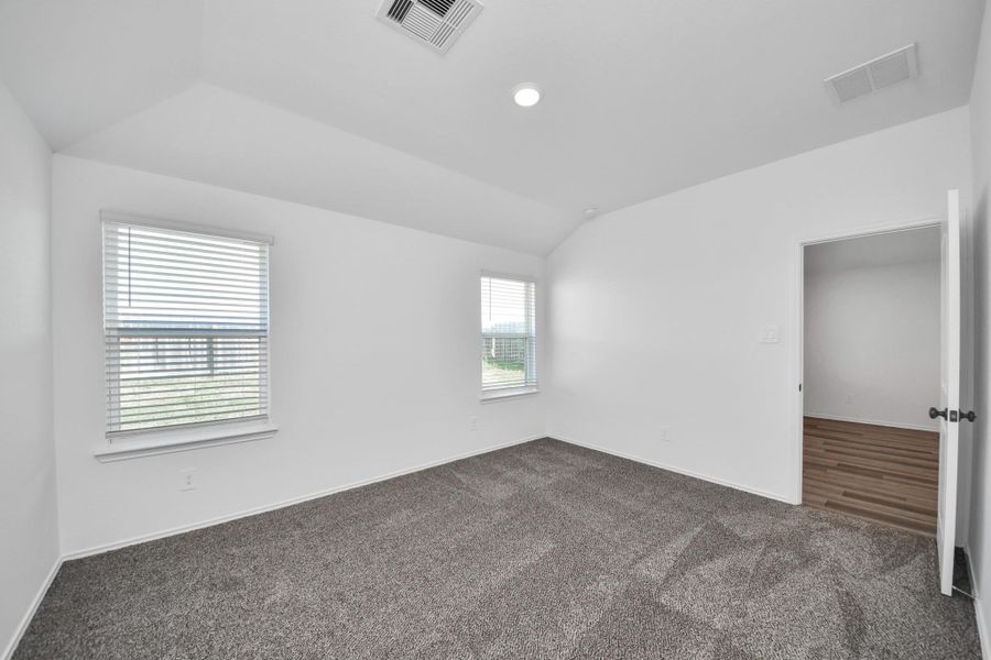Spacious, unfurnished interior of a new home in Legacy Park, Houston (Image 30).