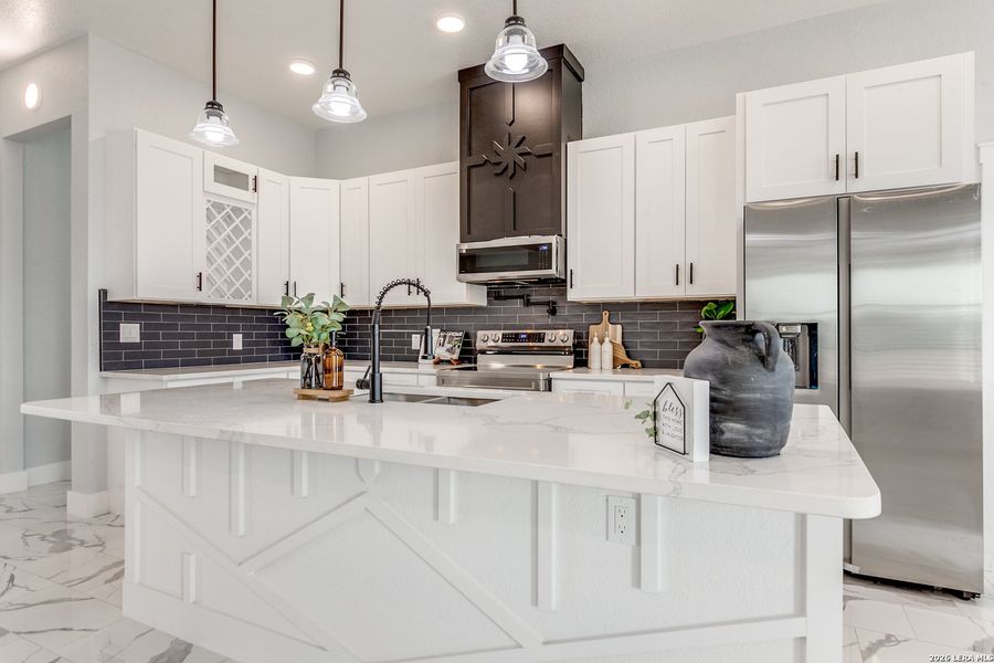 Furnished interior view inside a new home in , Atascosa (Image 13).