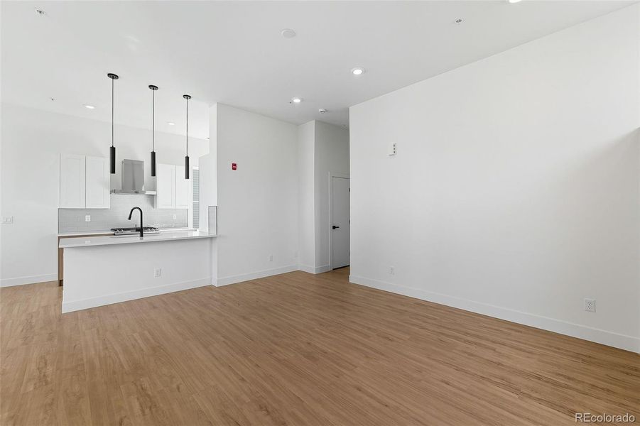 Spacious, unfurnished interior of a new home in , Lakewood (Image 40).