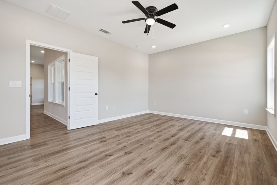 Spacious, unfurnished interior of a new home in Southern Charm, Crestview (Image 35).