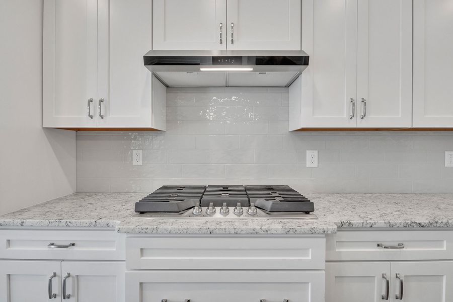 Representative interior finishes for a home built from the The Sutton by RobuckHomes in Kennebec Crossing, Angier (Image 14).