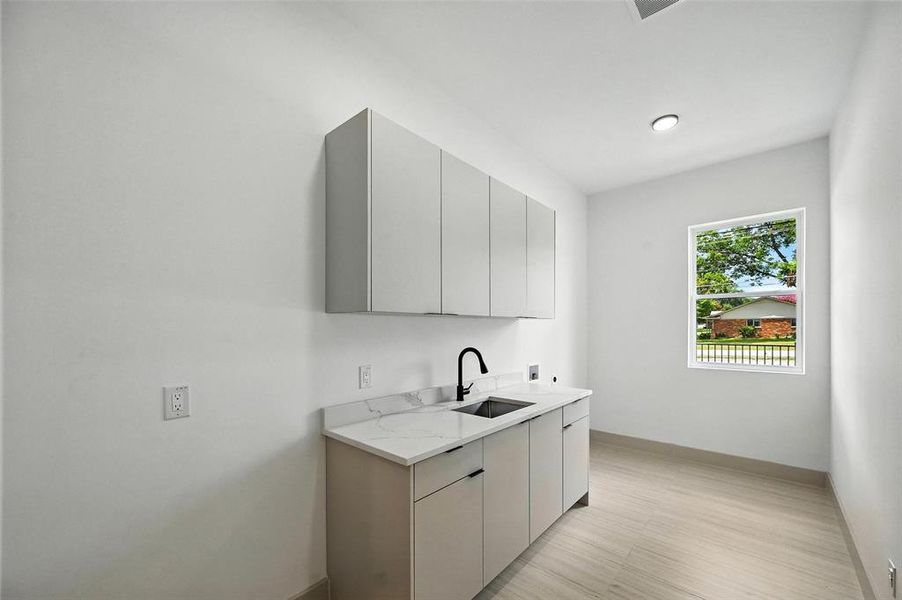Furnished interior view inside a new home in , Dallas (Image 9).