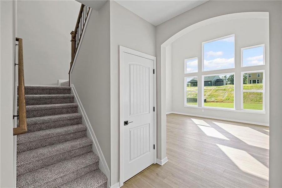 Spacious, unfurnished interior of a new home in Pickens Bluff, Hiram (Image 26).