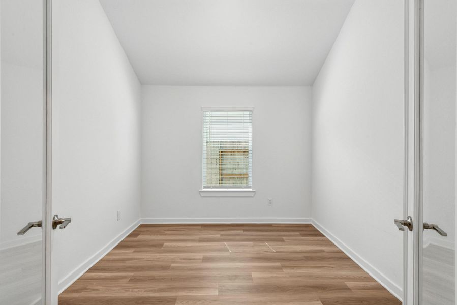 Spacious, unfurnished interior of a new home in Summerview, Fulshear (Image 18). Spacious, unfurnished interior of a new home in Summerview, Fulshear (Image 18).