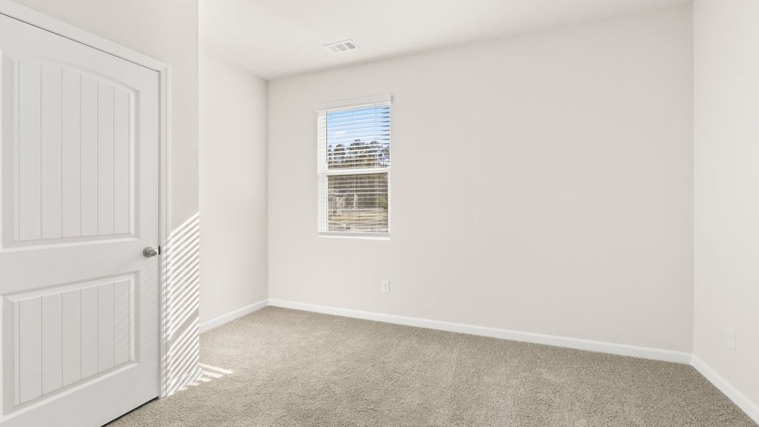 Representative unfurnished interior of a home built from the Robie by D.R. Horton in Pointe Park, Union City (Image 14).