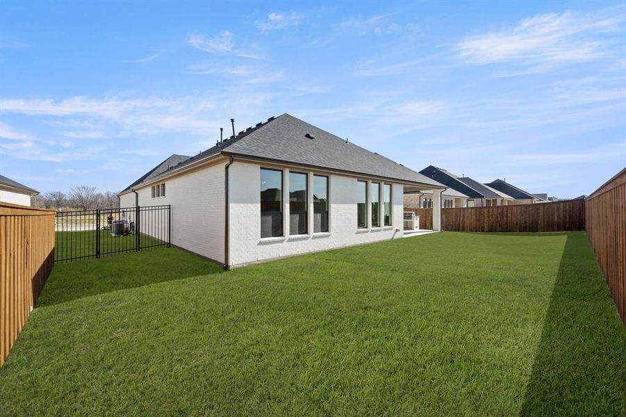 4728 Hawthorn Hills- Back-2