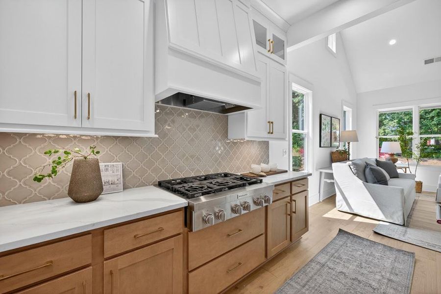 Furnished interior view inside a new home in Livingstone Park, Kennesaw (Image 9).