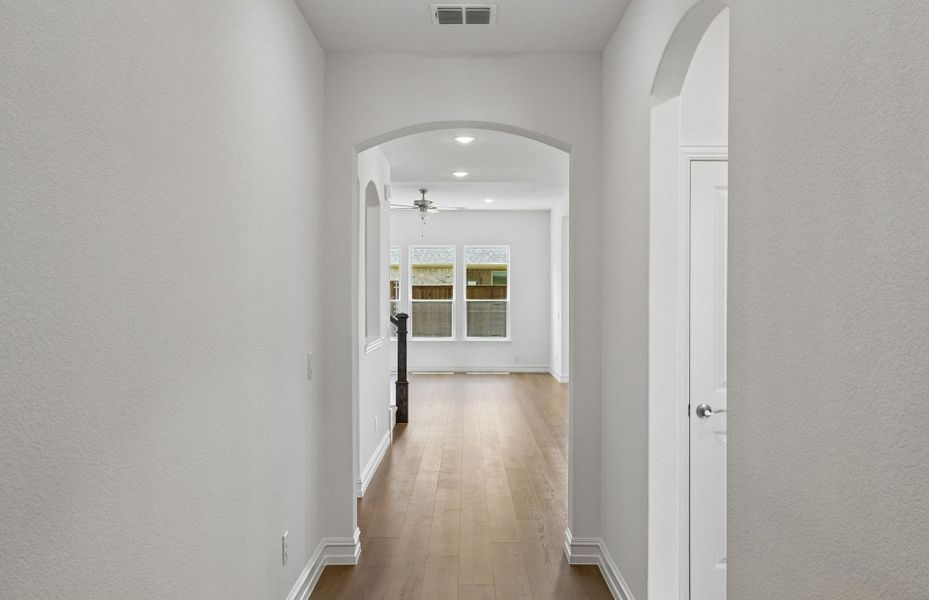 Spacious, unfurnished interior of a new home in Creekview Meadows, Pilot Point (Image 28). Spacious, unfurnished interior of a new home in Creekview Meadows, Pilot Point (Image 28).