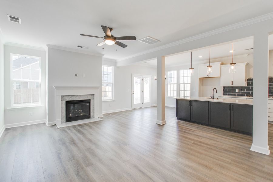 Spacious, unfurnished interior of a new home in Pebble Branch, Chapin (Image 20).