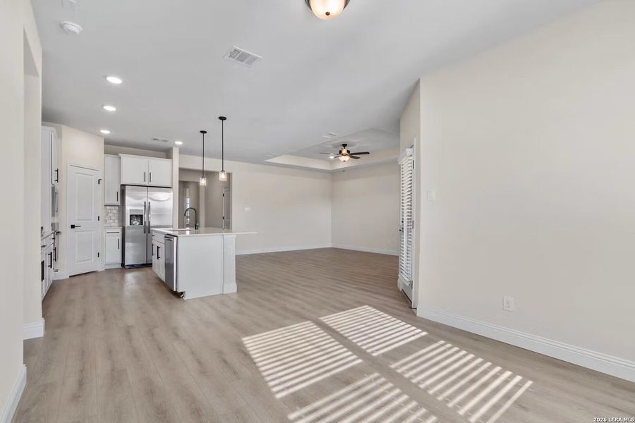 Spacious, unfurnished interior of a new home in Rayburn Valley, San Antonio (Image 17). Spacious, unfurnished interior of a new home in Rayburn Valley, San Antonio (Image 17).