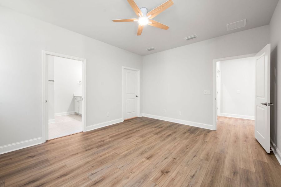 Spacious, unfurnished interior of a new home in Sun City Hilton Head, Bluffton (Image 22).