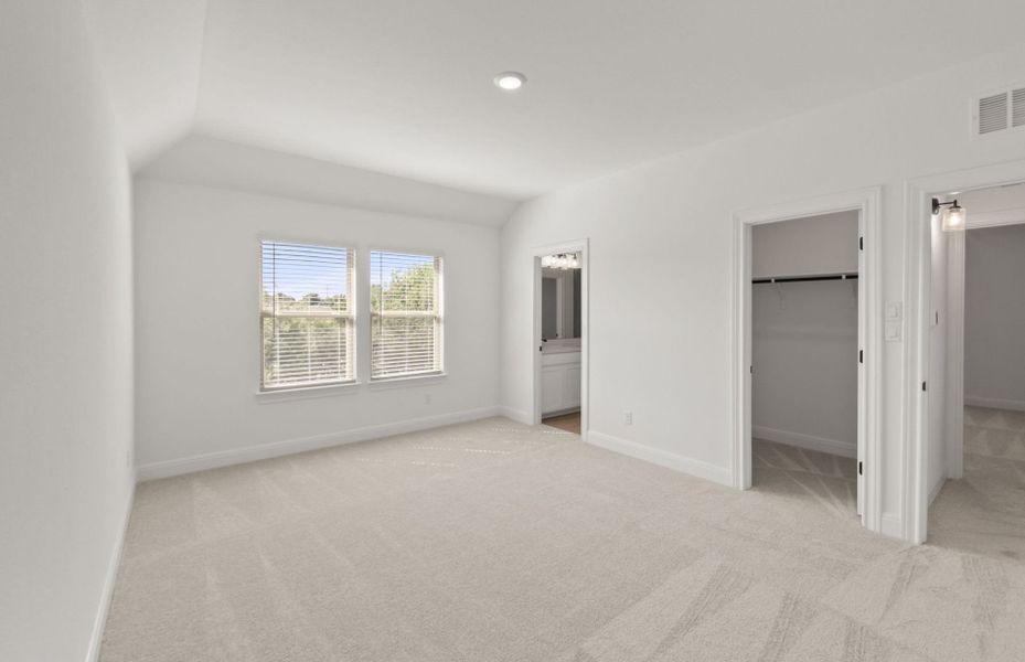 Representative unfurnished interior of a home built from the Wallace by Pulte Homes in Bluffview Reserve, Leander (Image 22).