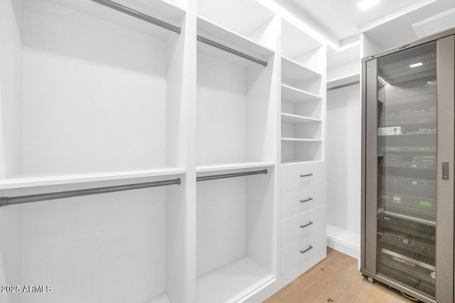 6587 N Palmeraie Blvd-large-036-008-6587