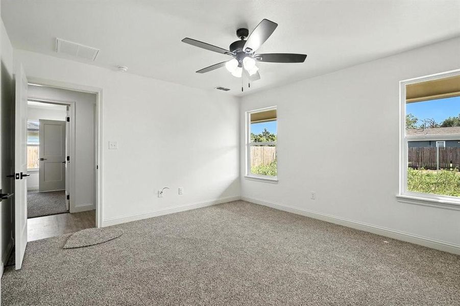 Spacious, unfurnished interior of a new home in , Abilene (Image 11).