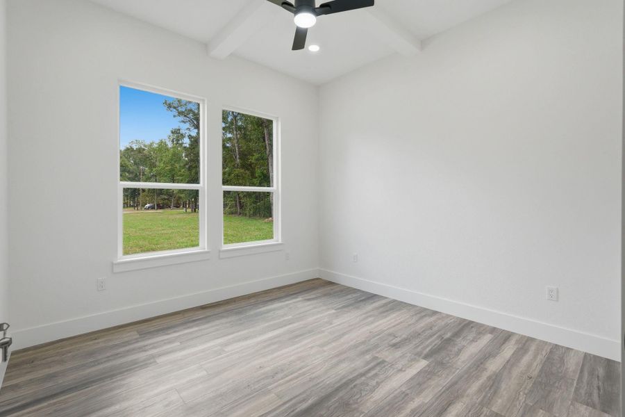 Spacious, unfurnished interior of a new home in , Conroe (Image 29).