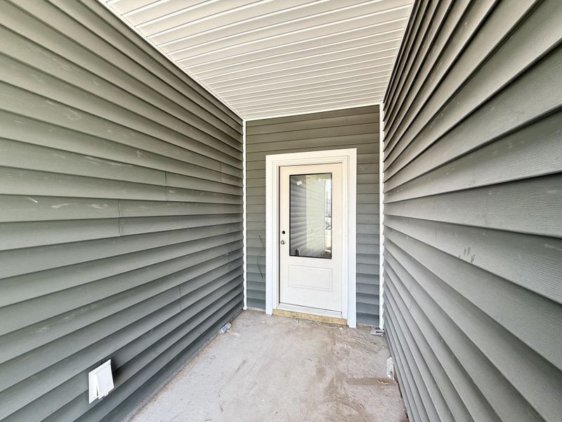 Exterior details and patio area of a home in , Summerville (Image 21).