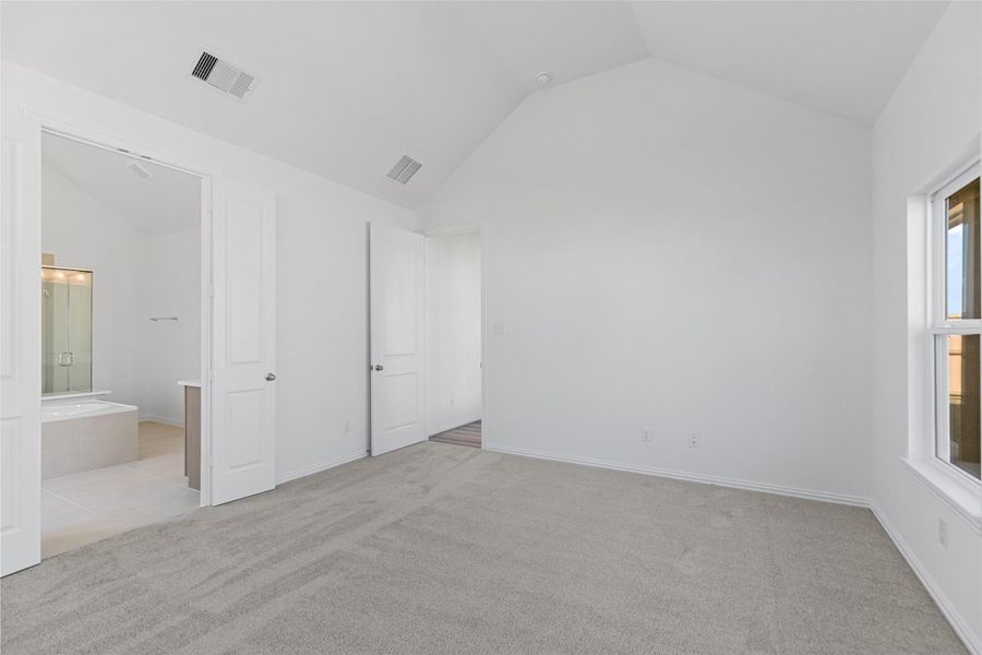 Spacious, unfurnished interior of a new home in Wildrye, Waller (Image 27).