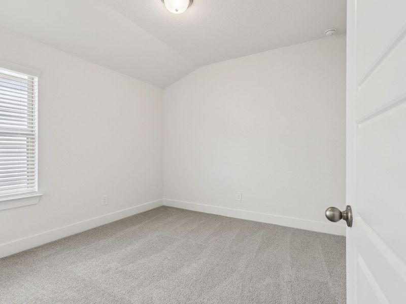 Spacious, unfurnished interior of a new home in Stetson Ridge, Marion (Image 24).