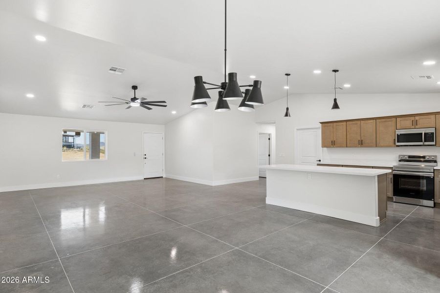 37-web-or-mls-46210-n-36th-ave