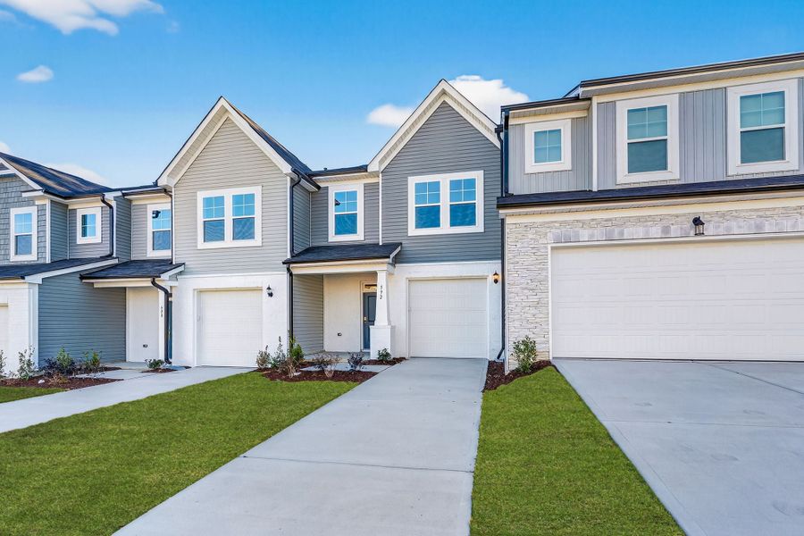 592 Barrington Row Avenue, Zebulon, NC.  - Slide 4