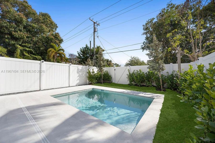 Exterior details and patio area of a home in , Fort Lauderdale (Image 25).