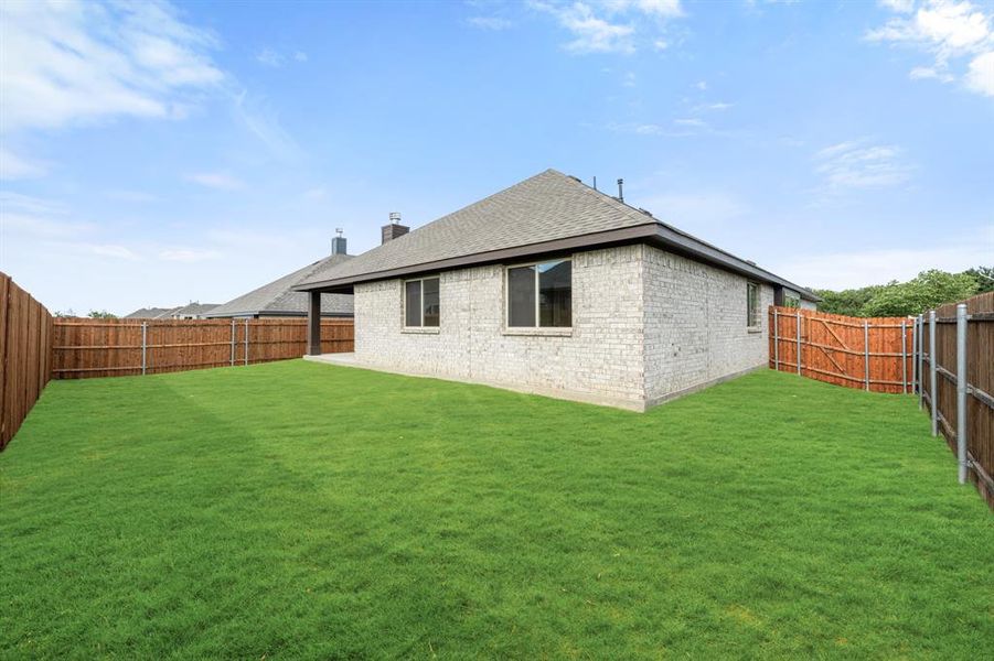 Front exterior of a new home in Sunset Ridge, Alvarado, TX, highlighting curb appeal (Image 2).