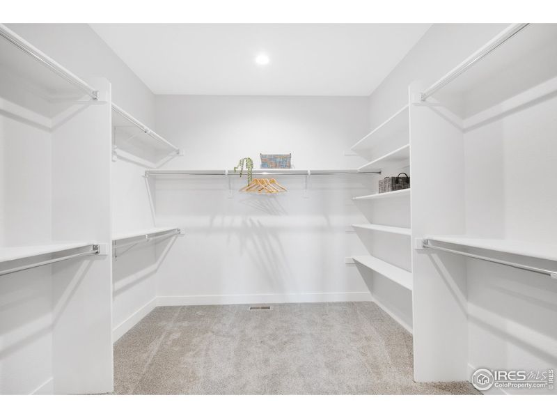 Spacious, unfurnished interior of a new home in Cottages at Kelly Farm, Greeley (Image 22).