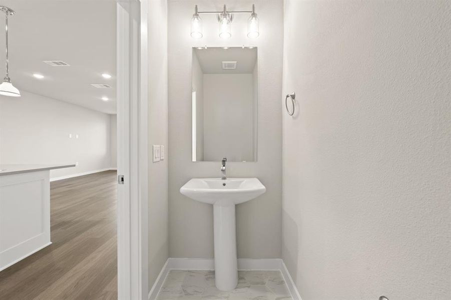 4606 White Buffalo_2220_Aspen- Half Bath-1