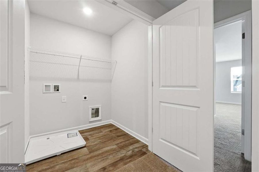 Spacious, unfurnished interior of a new home in Parkway James, Snellville (Image 21). Spacious, unfurnished interior of a new home in Parkway James, Snellville (Image 21).