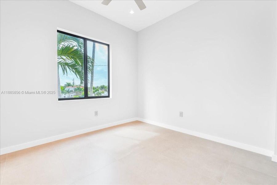 Spacious, unfurnished interior of a new home in , Miami (Image 23).