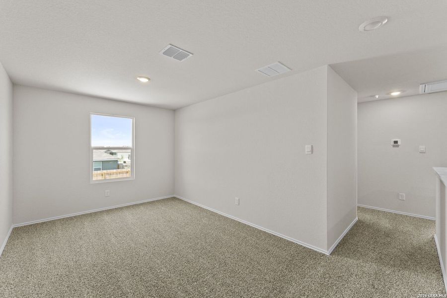 Spacious, unfurnished interior of a new home in Swenson Heights, Seguin (Image 22).
