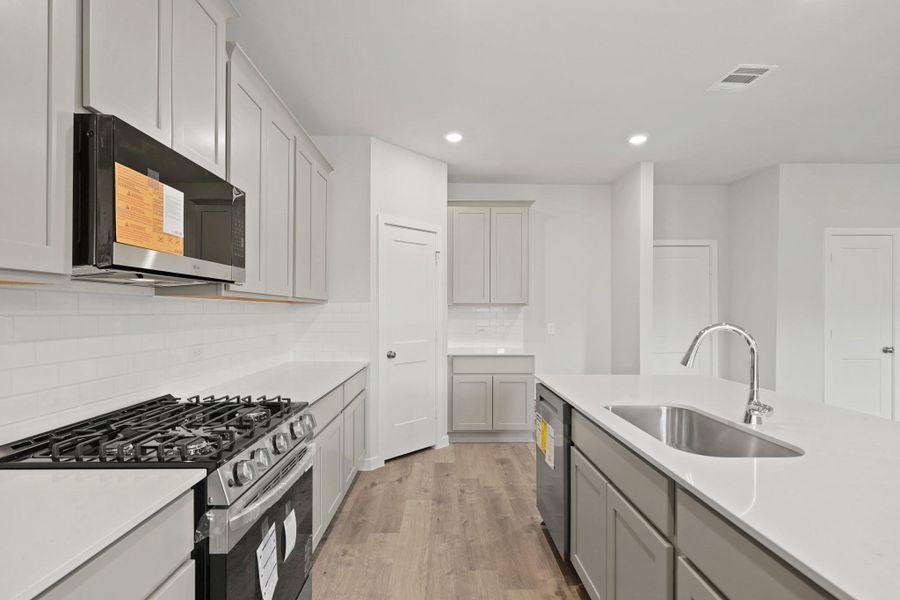 Furnished interior view inside a new home in Magnolia Springs, Montgomery (Image 8).
