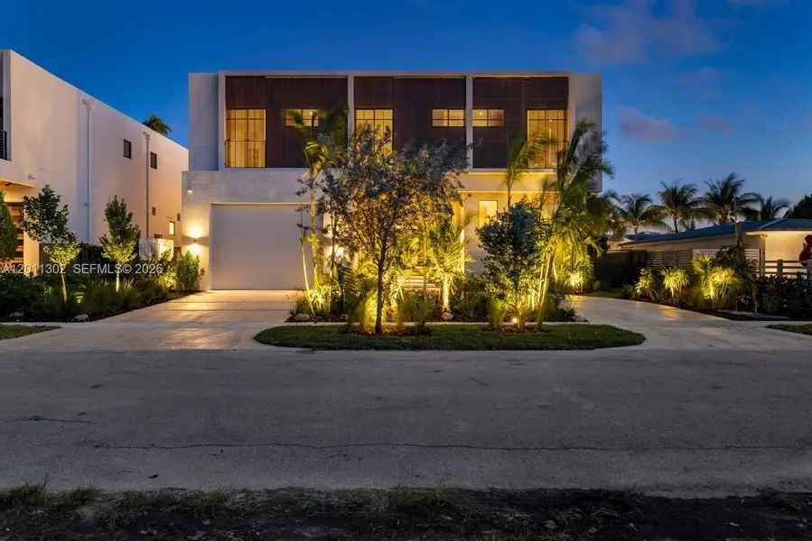 Condo located in North Miami, FL showcasing its design and architecture (Image 4).