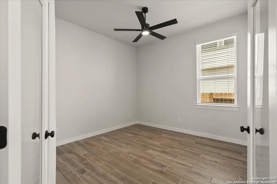 Spacious, unfurnished interior of a new home in Meyer Ranch, New Braunfels (Image 11). Spacious, unfurnished interior of a new home in Meyer Ranch, New Braunfels (Image 11).