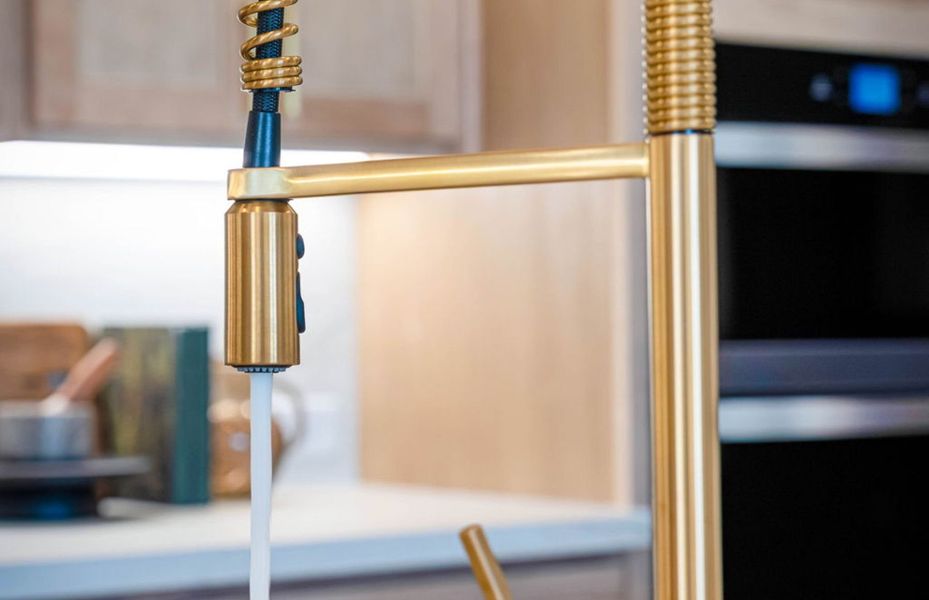 Representative interior finishes for a home built from the Sanford by Pulte Homes in Kuempel Farms, Pflugerville (Image 79).